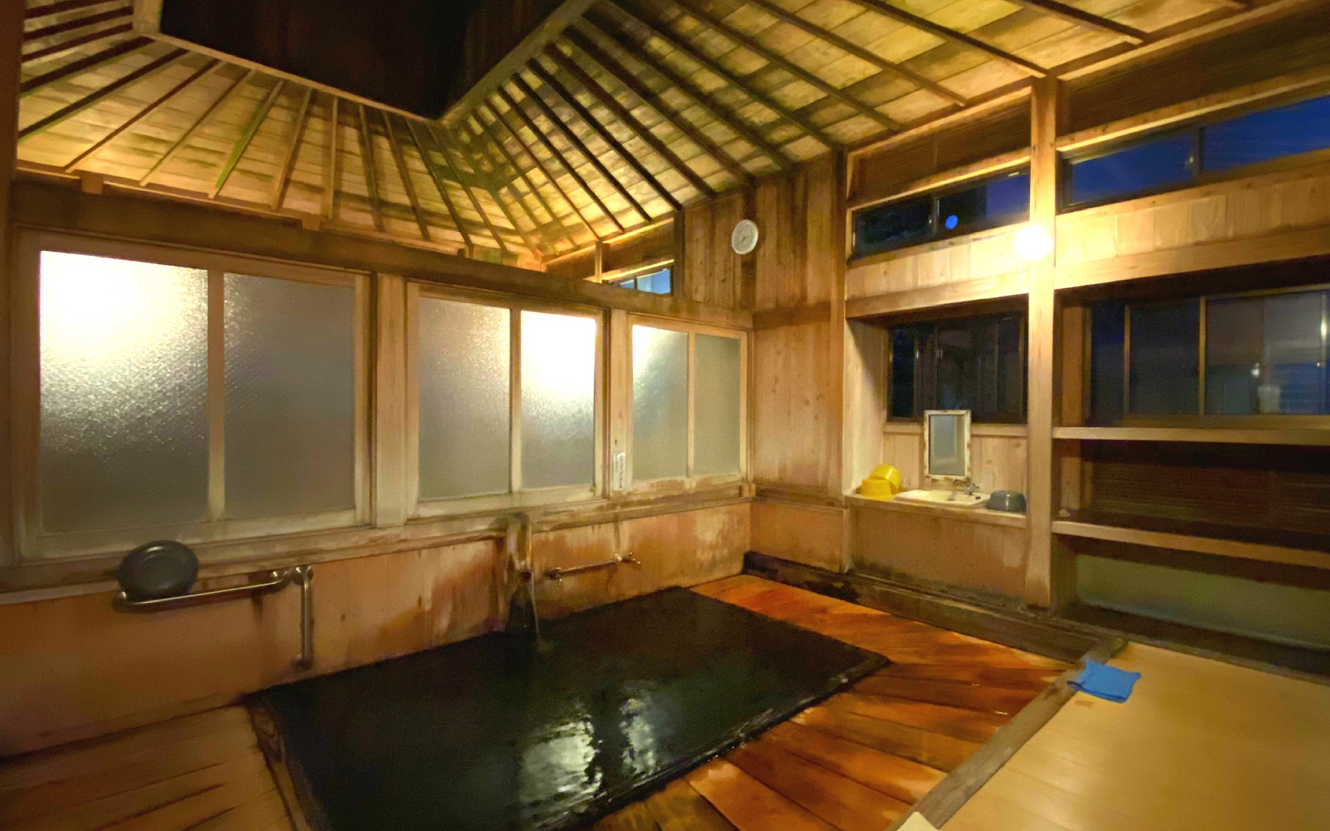 Takinoyu, the local communal bathhouse